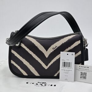 💥NWT💥 Coach Swinger 20,  Zebra